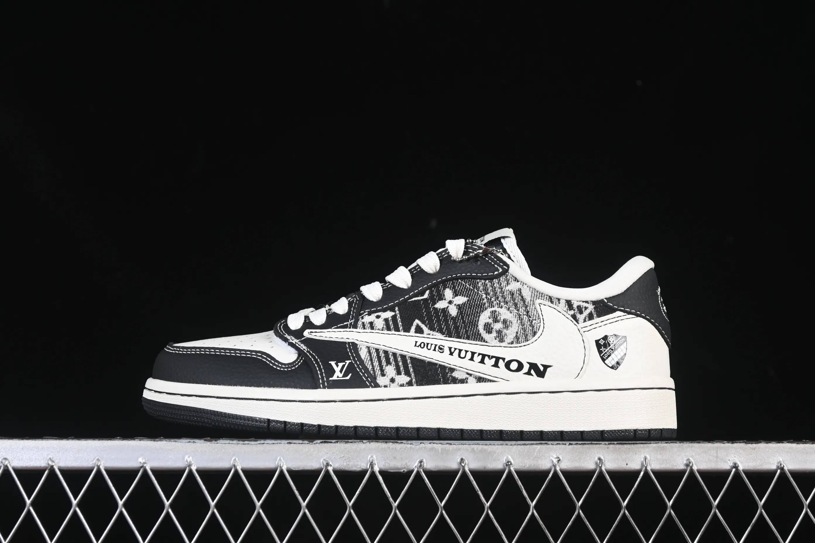 All categories Air Jordan Jordan series basketball shoes Air Jordan 1 Low High-end customized low-top sneakers Travis Scott x Fragment Design x Air Jordan 1 Low OG SP AJ1 Joe 1 LV joint black and white denim low-top cultural casual sneakers SC0601-052